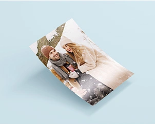 Fotoabzug auf blauem Hintergrund